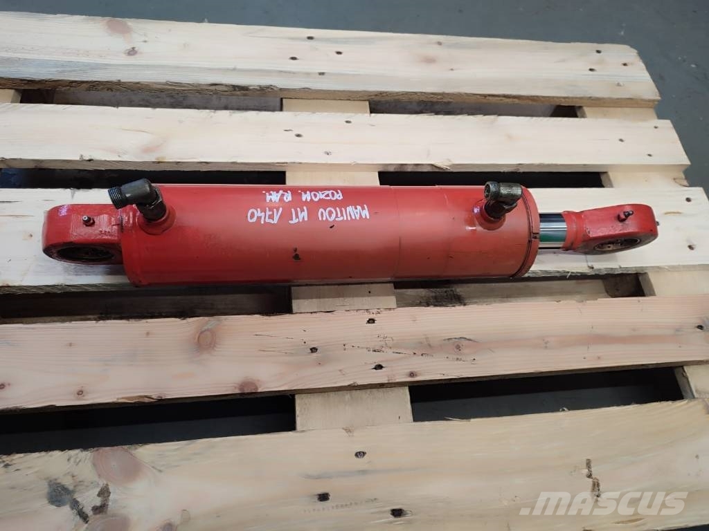 Manitou MT1740 arm leveling actuator Výložníky a lyžice