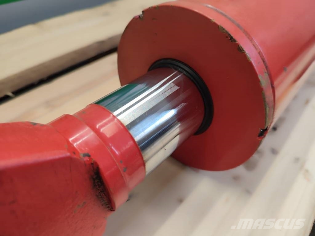 Manitou MT1740 arm leveling actuator Výložníky a lyžice