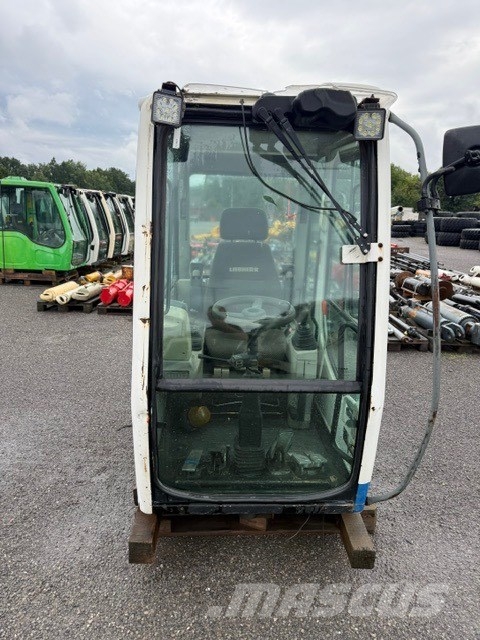 Liebherr A 900 C USED CAB Cabine en interieur