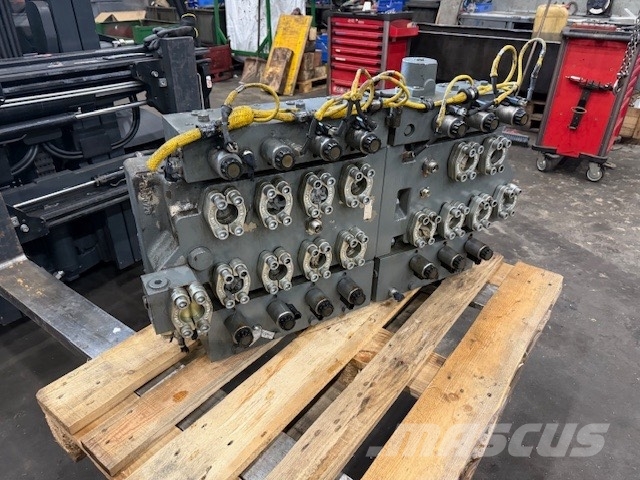 Liebherr R 974 C Litronic Valveblock Hydraulik