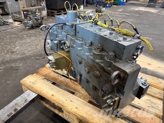Liebherr R 974 C Litronic Valveblock Hydraulik