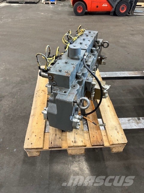 Liebherr R 974 C Litronic Valveblock Hydraulik