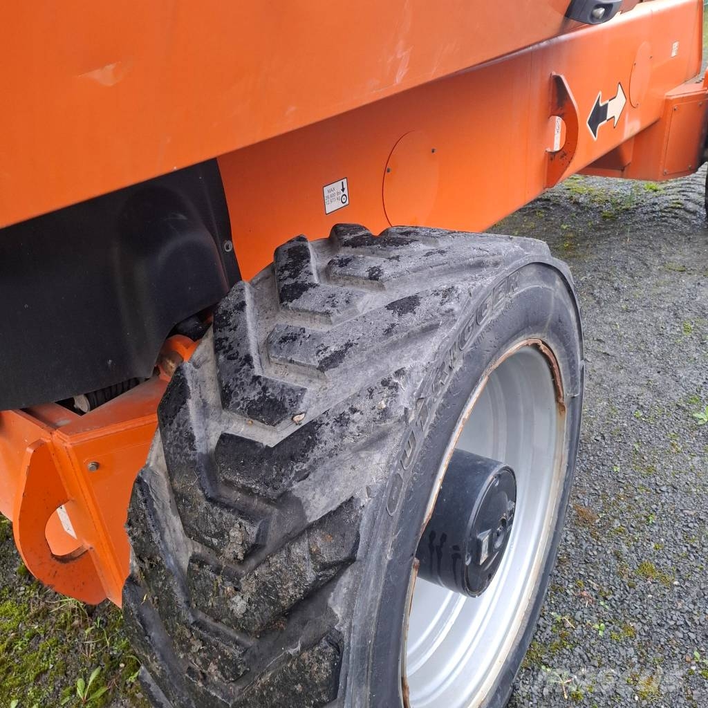 JLG 1500 SJ Teleskoop poomtõstukid