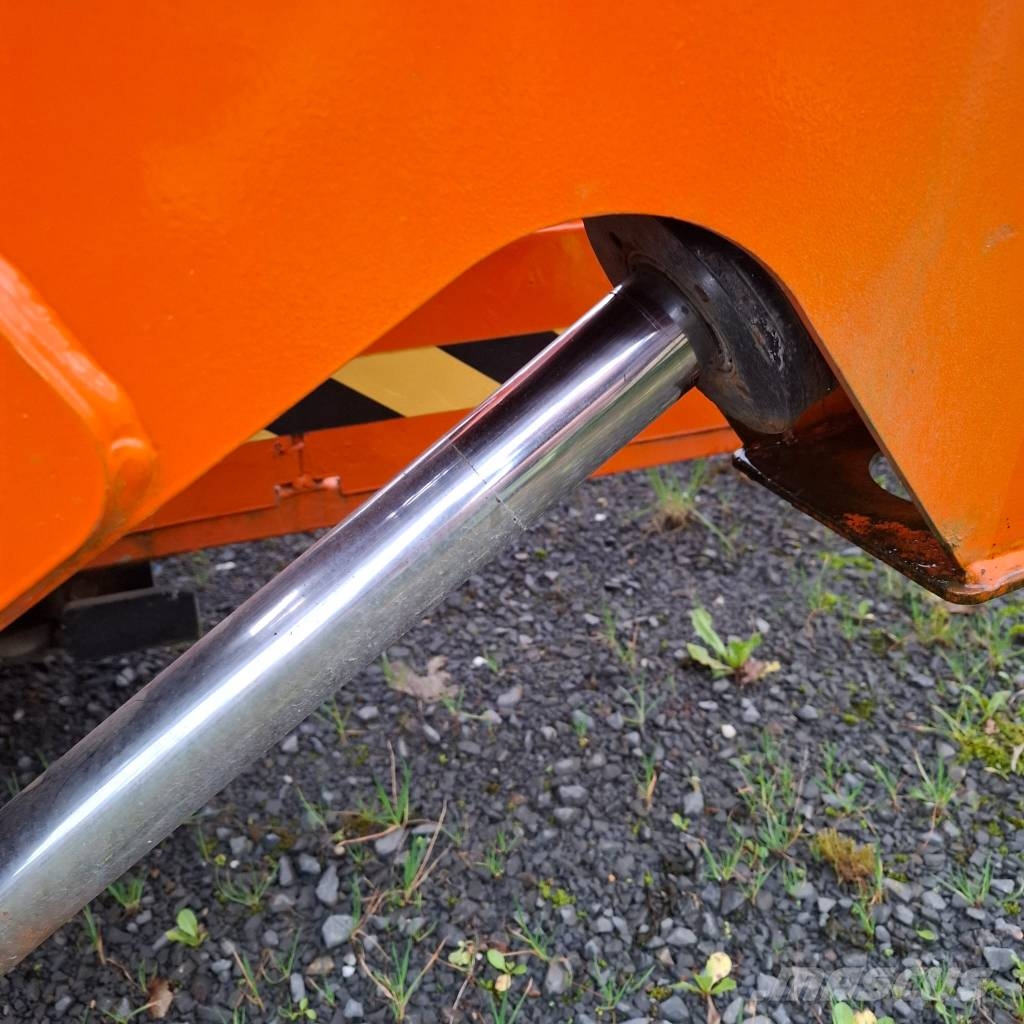 JLG 1500 SJ Teleskoop poomtõstukid