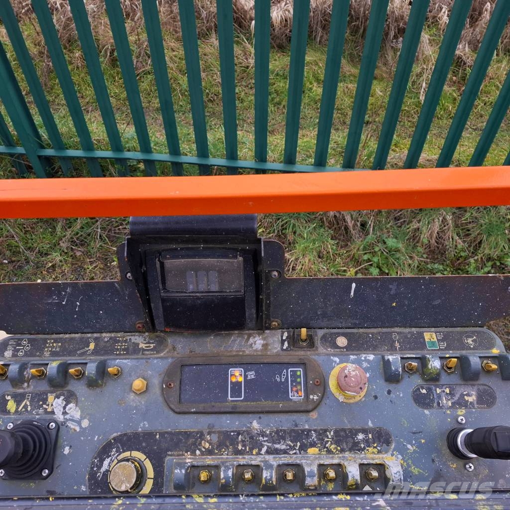 JLG 1500 SJ Teleskoop poomtõstukid