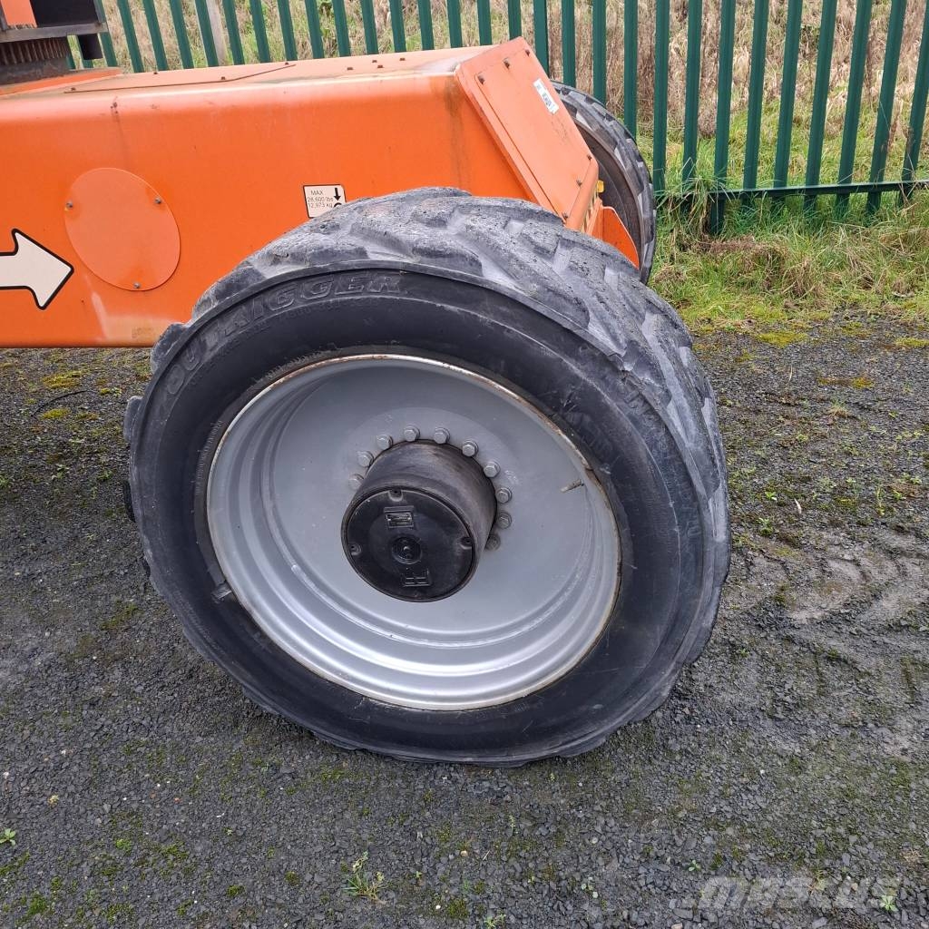 JLG 1500 SJ Teleskoop poomtõstukid