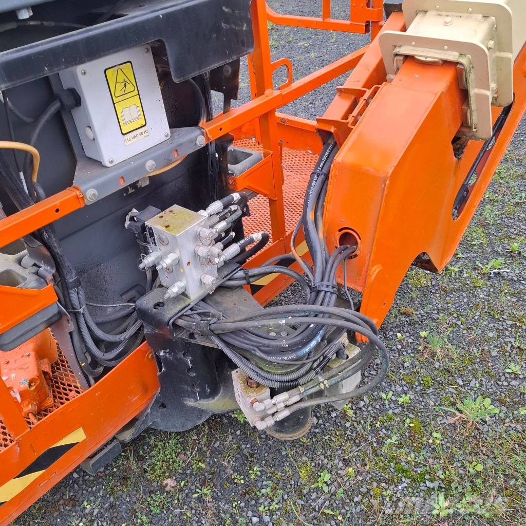 JLG 1500 SJ Teleskoop poomtõstukid