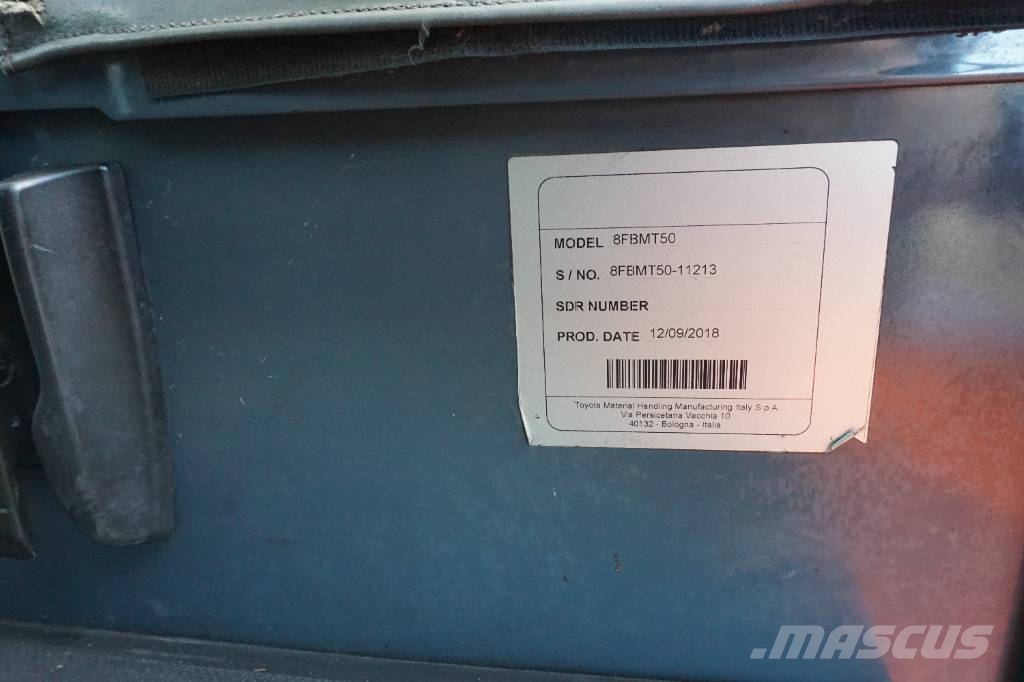 Toyota 8FBMT50 شاحنات ذات رافعات شوكية تعمل بالكهرباء