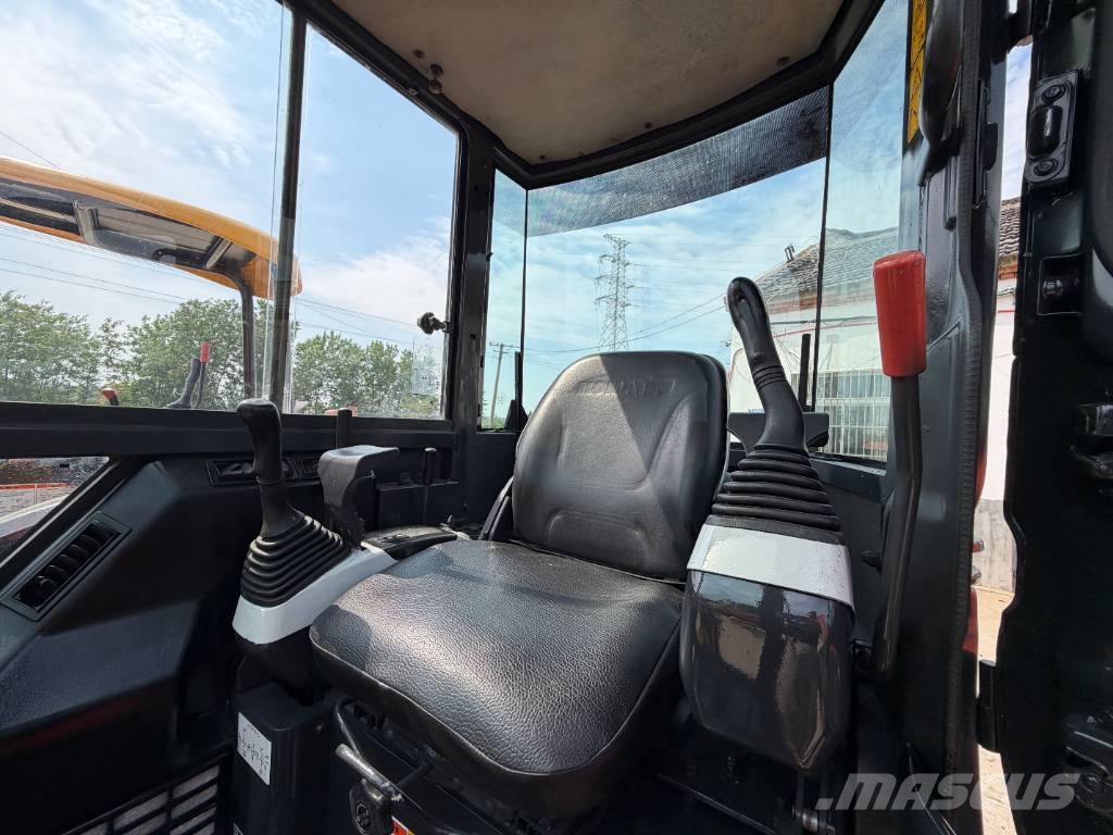 Komatsu PC 35 MR 小型挖掘机
