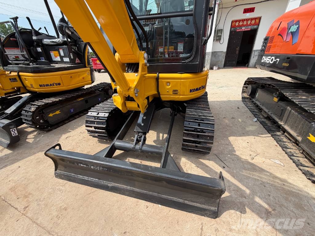 Komatsu PC 35 MR 小型挖掘机