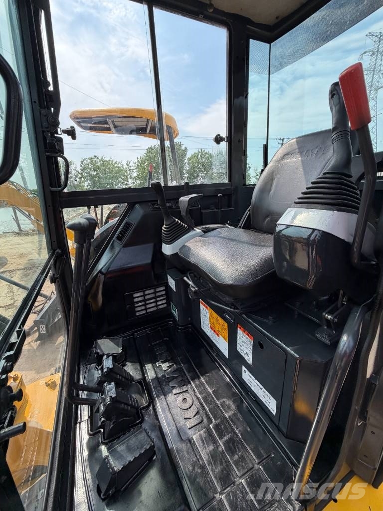 Komatsu PC 35 MR 小型挖掘机