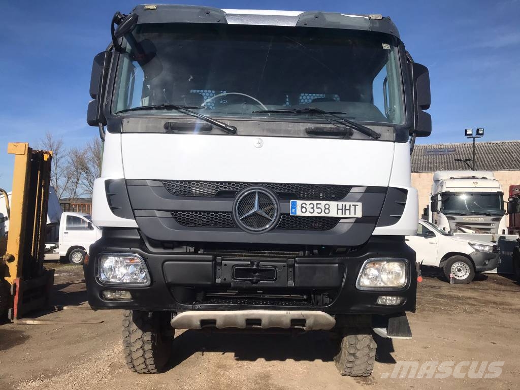 Mercedes-Benz 3344 Kamioni za prijevoz šumskih strojeva