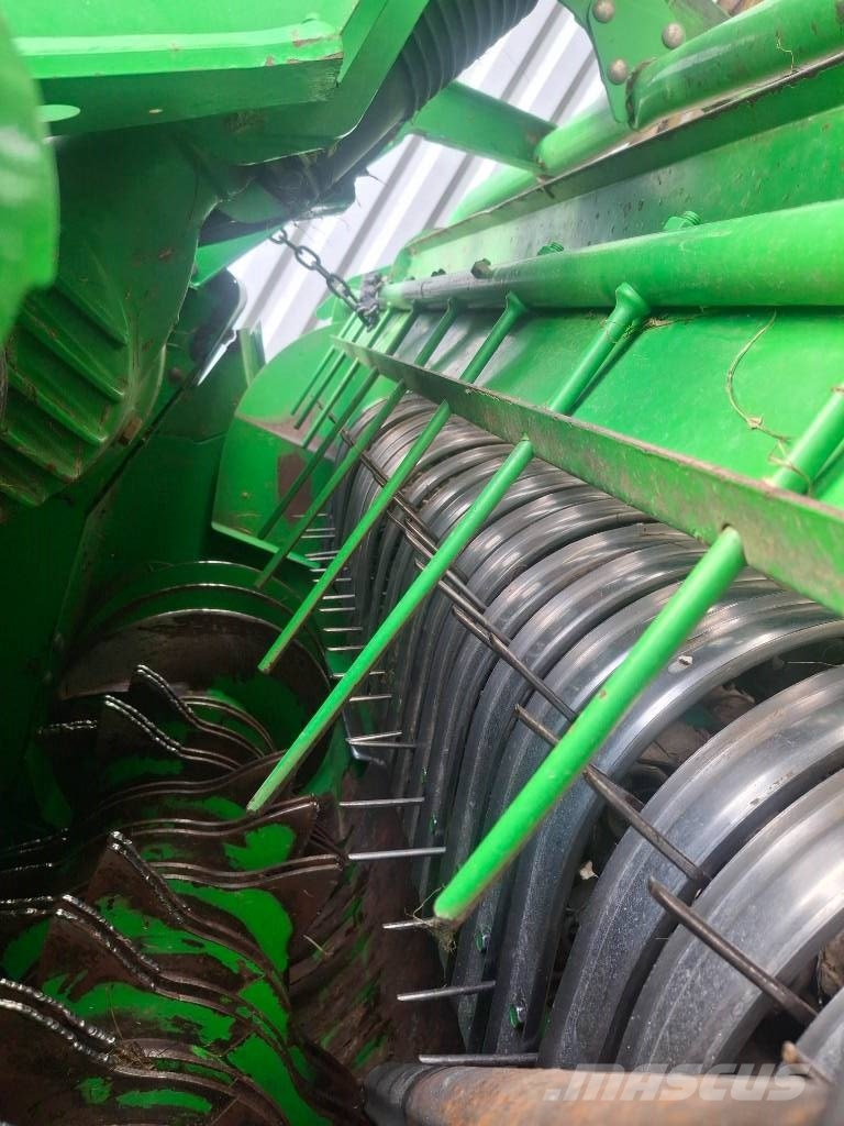 John Deere C440R مغلفات