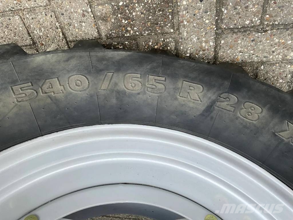 Case IH 1255 XL A الجرارات