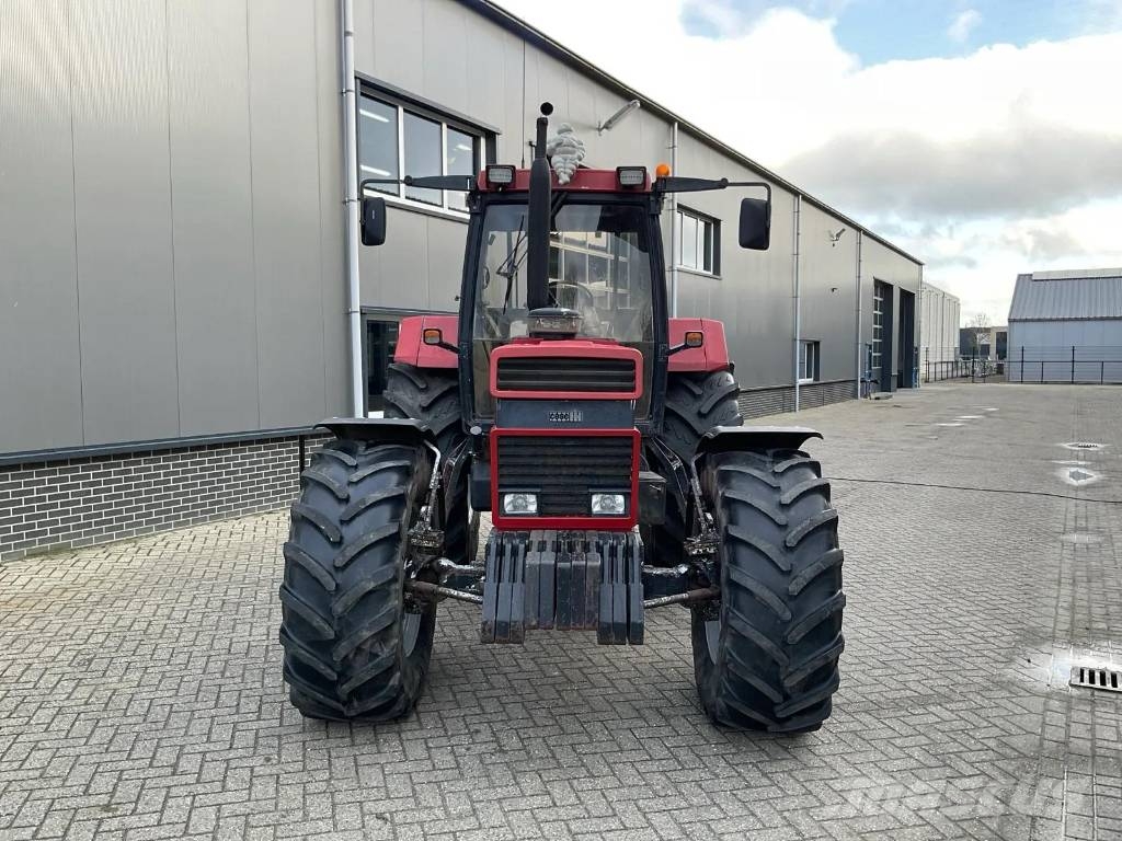 Case IH 1255 XL A الجرارات