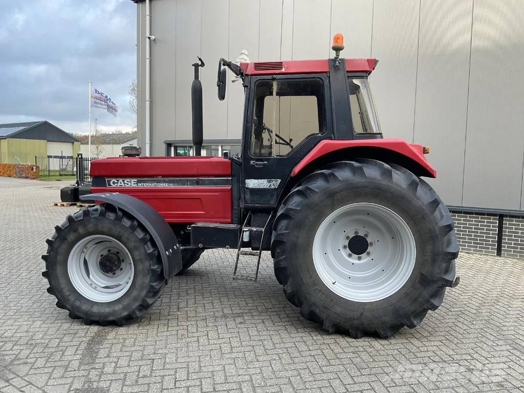 Case IH 1255 XL A الجرارات