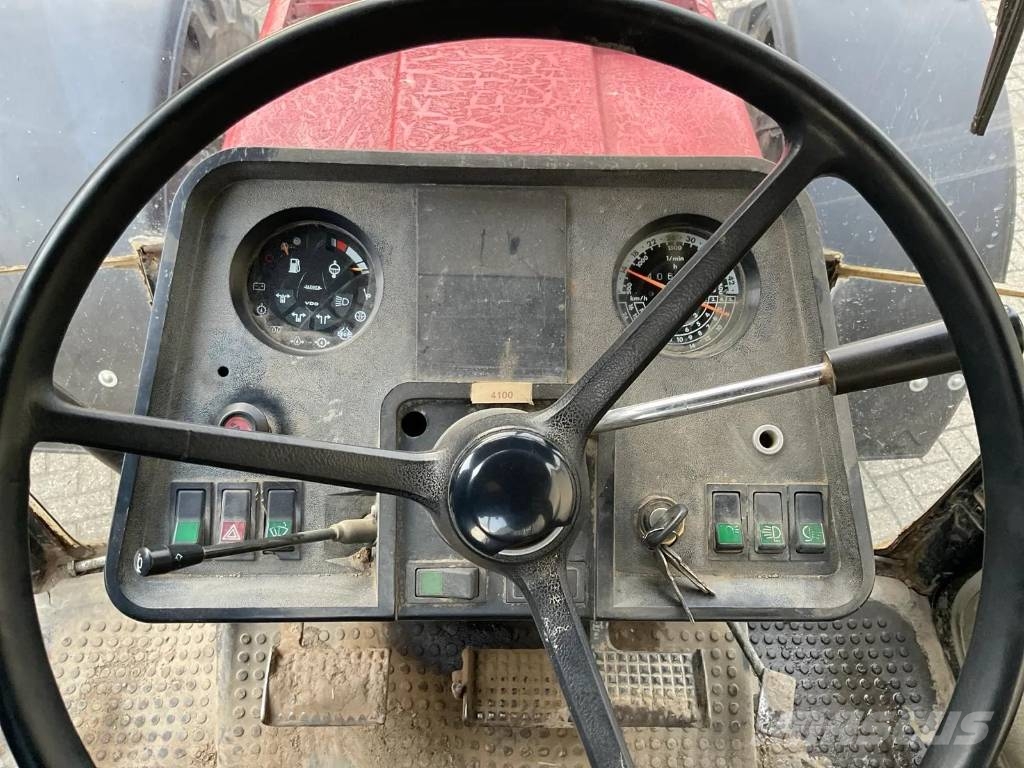 Case IH 1255 XL A الجرارات