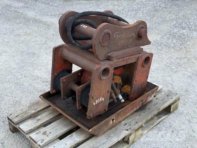 CAT ZAGESZCZARKA DO KOPARKI Soil compactors