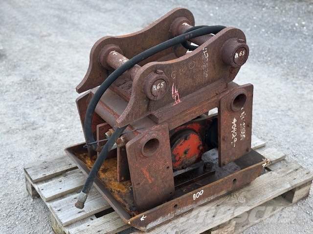 CAT ZAGESZCZARKA DO KOPARKI Soil compactors