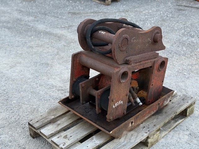 CAT ZAGESZCZARKA DO KOPARKI Soil compactors