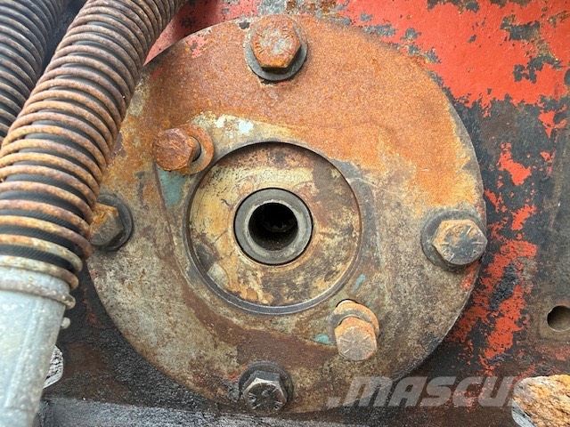 CAT ZAGESZCZARKA DO KOPARKI Soil compactors