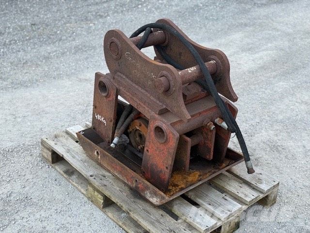CAT ZAGESZCZARKA DO KOPARKI Soil compactors