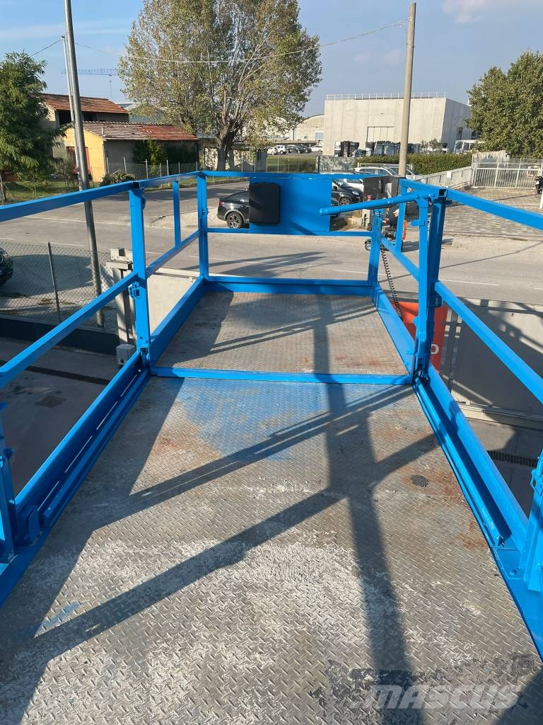Genie GS 5390 RT Scissor lifts