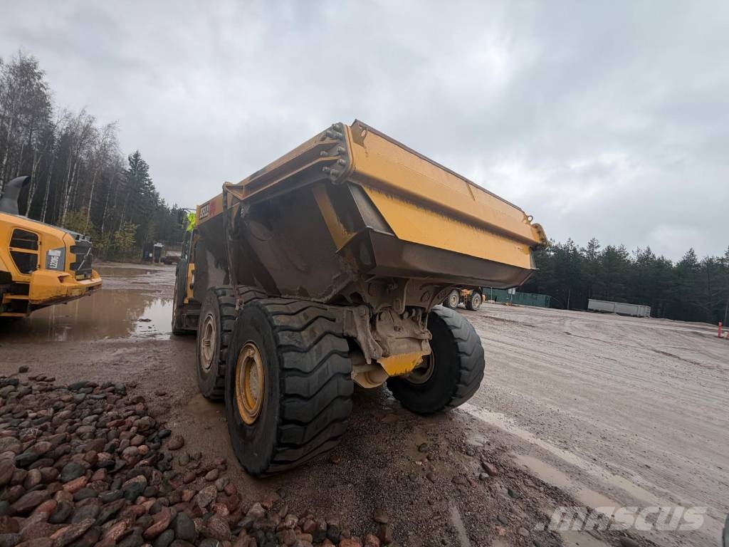 Bell B 45 E Dumper - Knickgelenk