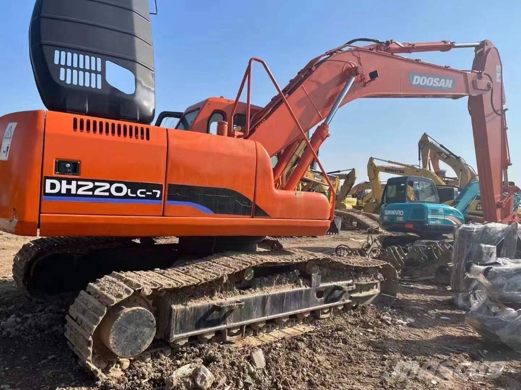 Doosan DH 220 Εκσκαφείς με ερπύστριες
