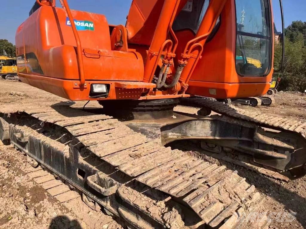 Doosan DH 220 Εκσκαφείς με ερπύστριες