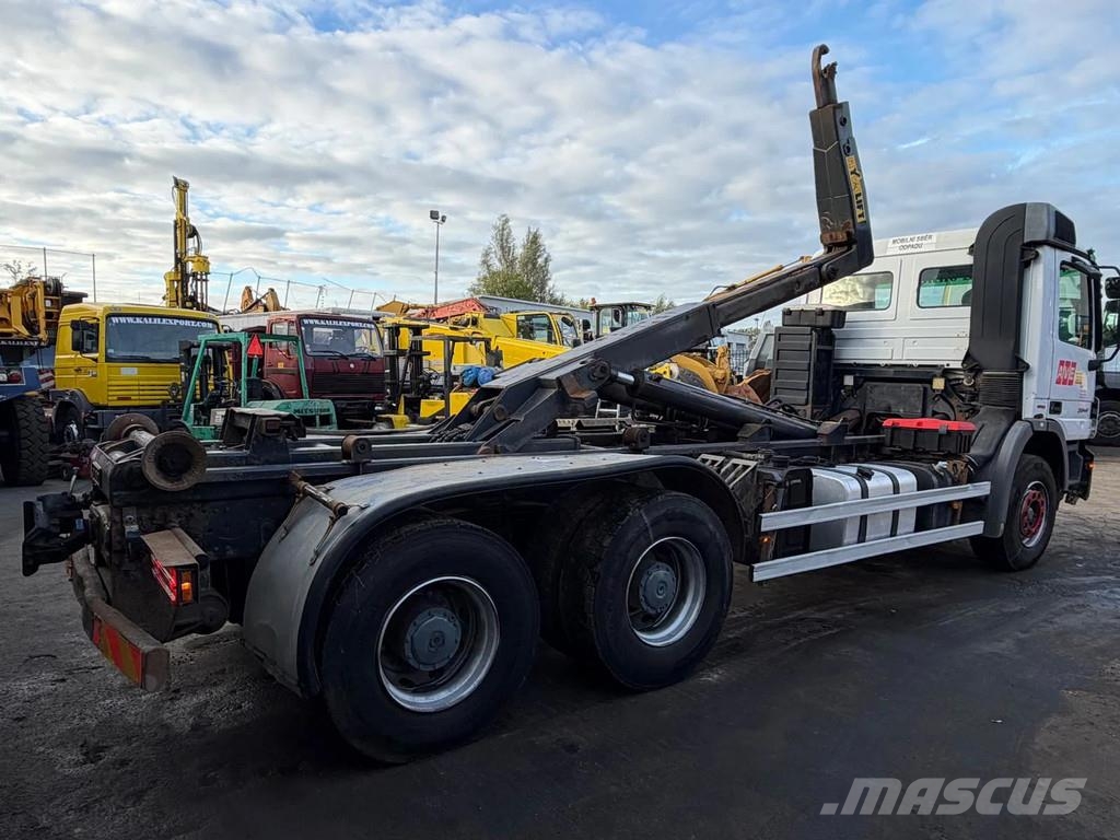 Mercedes-Benz Actros 3344 Multilift - 6x4 - Big Axles - Euro 5 - Vrachtwagen met containersysteem
