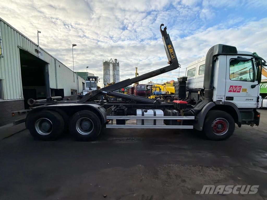 Mercedes-Benz Actros 3344 Multilift - 6x4 - Big Axles - Euro 5 - Vrachtwagen met containersysteem