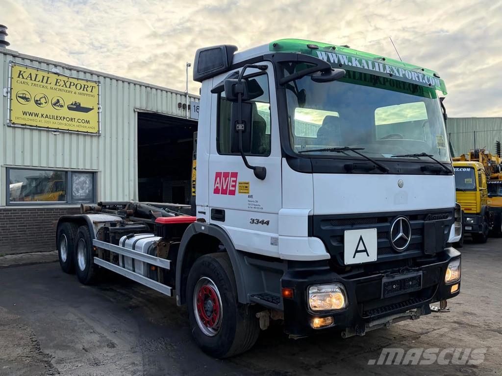 Mercedes-Benz Actros 3344 Multilift - 6x4 - Big Axles - Euro 5 - Vrachtwagen met containersysteem