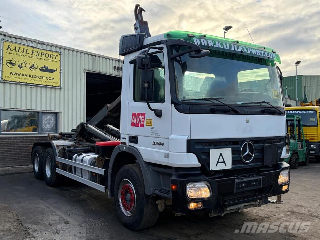 Mercedes-Benz Actros 3344 Multilift - 6x4 - Big Axles - Euro 5 - Vrachtwagen met containersysteem