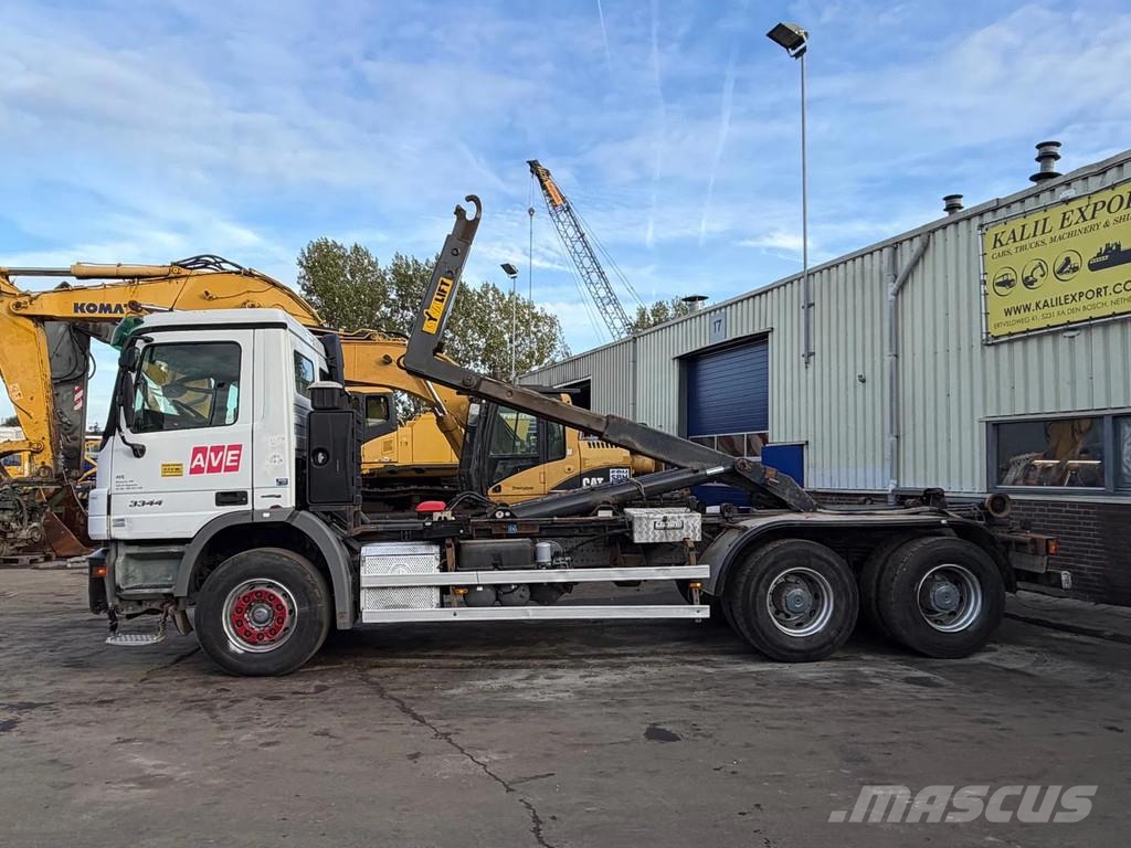 Mercedes-Benz Actros 3344 Multilift - 6x4 - Big Axles - Euro 5 - Vrachtwagen met containersysteem