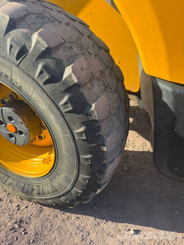 JCB 560-80 Συστήματα τηλεχειρισμού για τη γεωργία