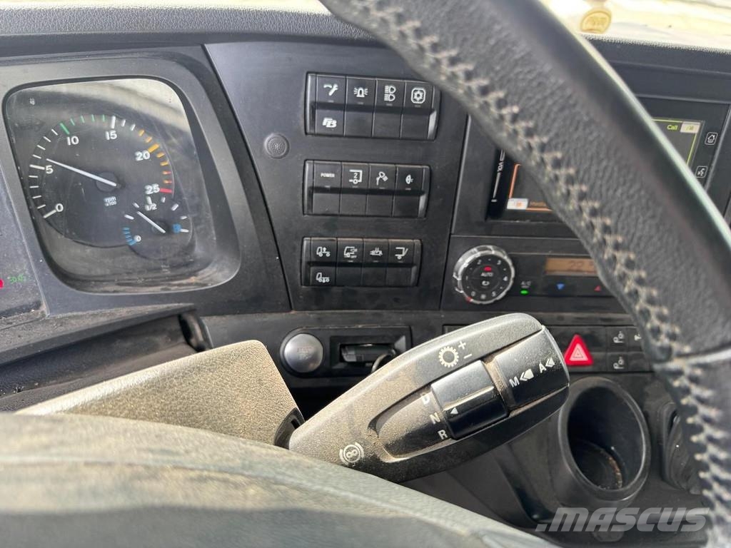 Mercedes-Benz Arocs 3251 8X4 EURO 6 + HMF 2620K-RC + REMOTE CONT Kranen voor alle terreinen