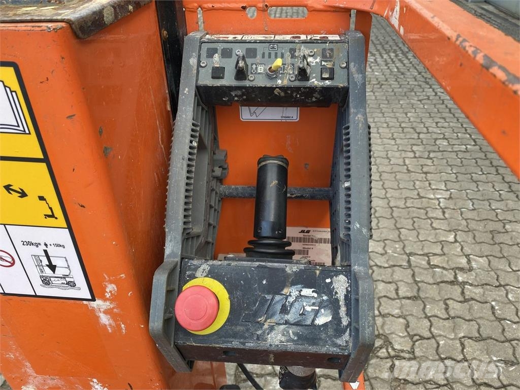 JLG 1230ES Henkilönostimet ja nostolaitteet