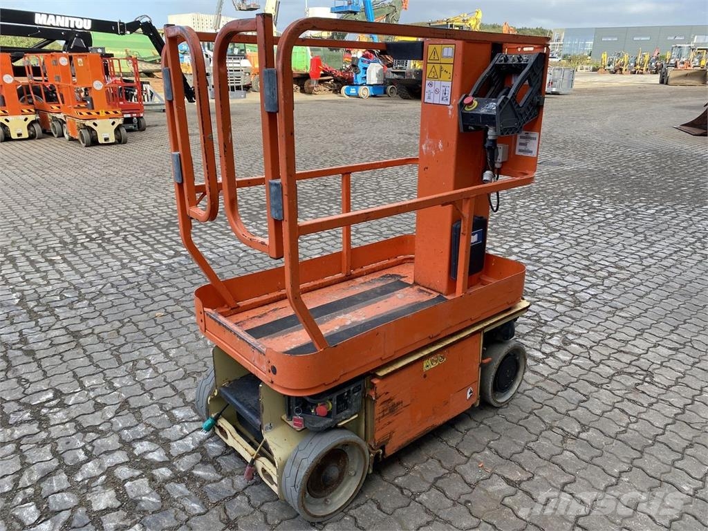 JLG 1230ES Henkilönostimet ja nostolaitteet