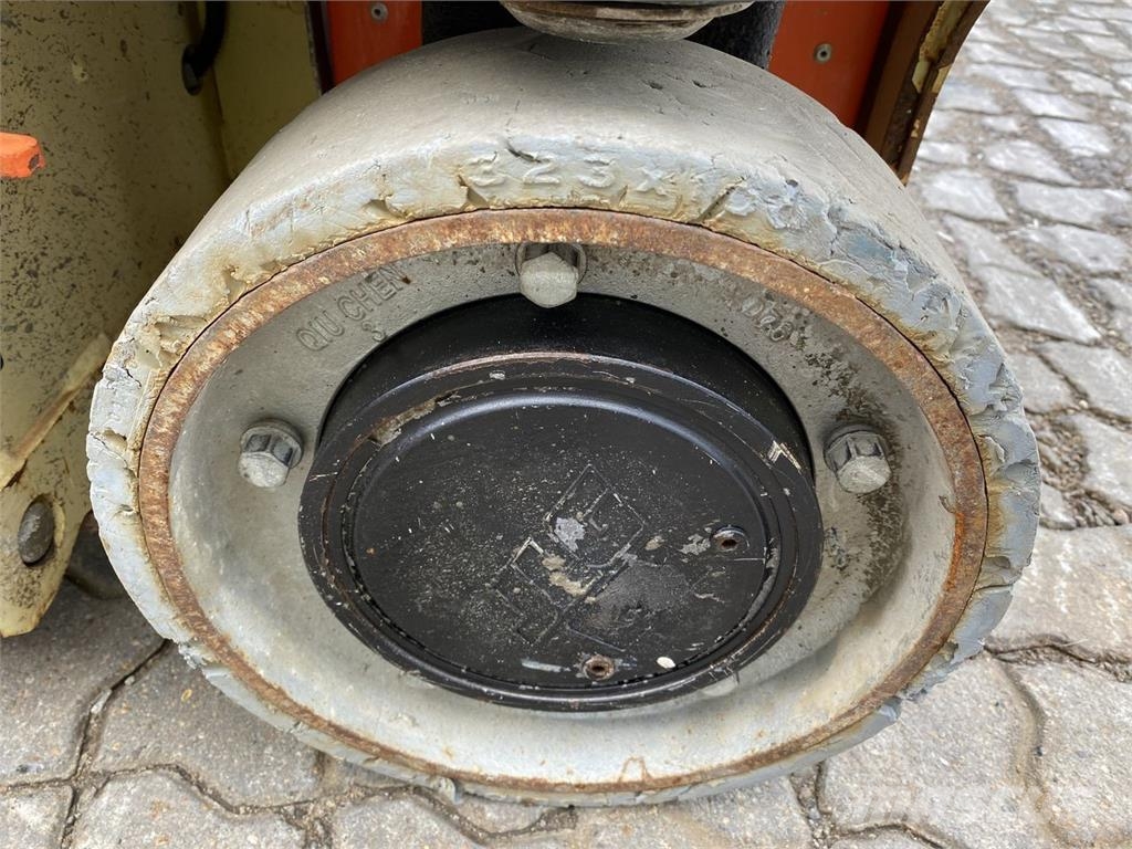 JLG 1230ES Henkilönostimet ja nostolaitteet