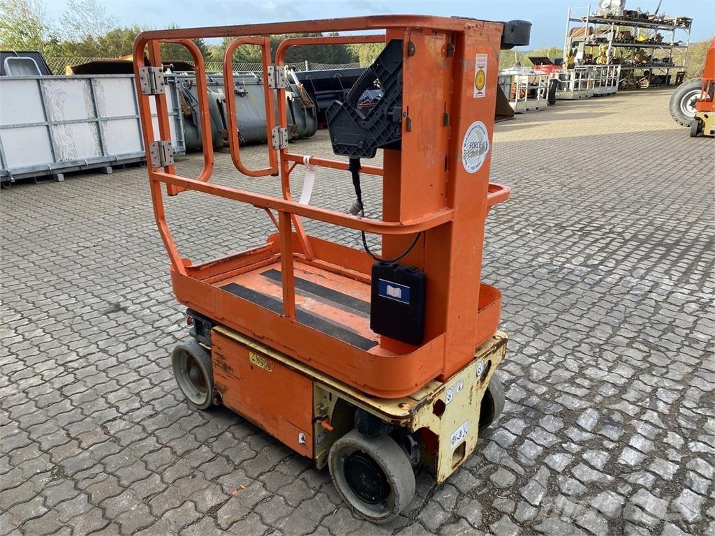 JLG 1230ES Henkilönostimet ja nostolaitteet