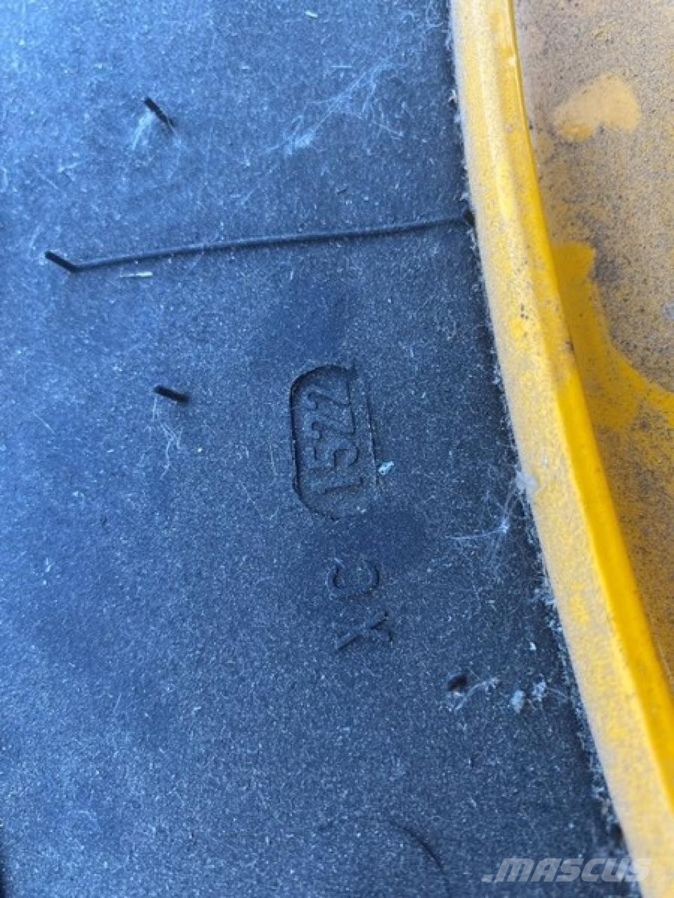 JCB KOMPLETTRÄDER 710/70R30 TRELLEBORG Traktorer