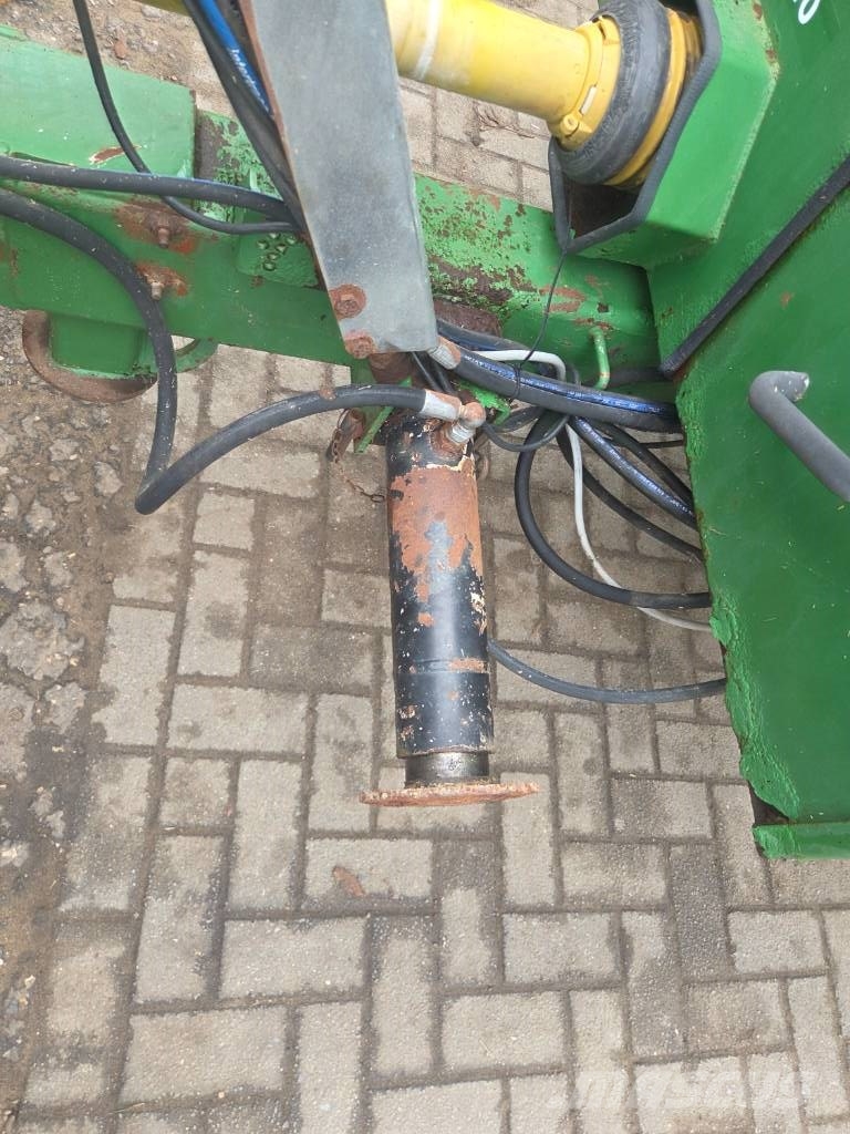 Keenan Klassik 100 FP Mešalne hranilnice