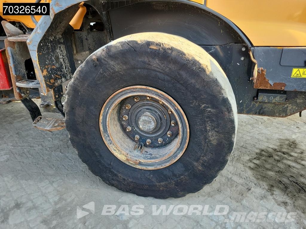 CASE 721 G لوادر بعجل
