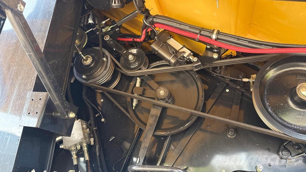 New Holland CX8.90 Varifeed 28 ft Derliaus nuėmimo kombainai