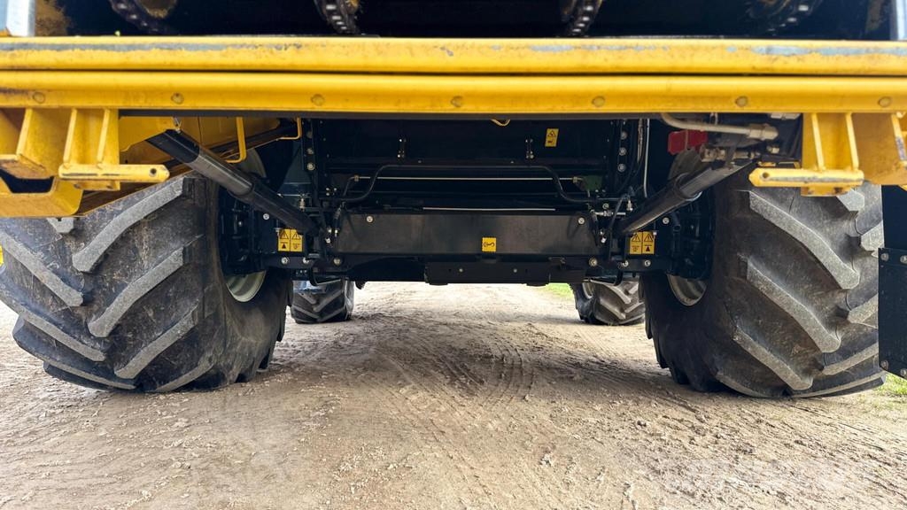 New Holland CX8.90 Varifeed 28 ft Derliaus nuėmimo kombainai