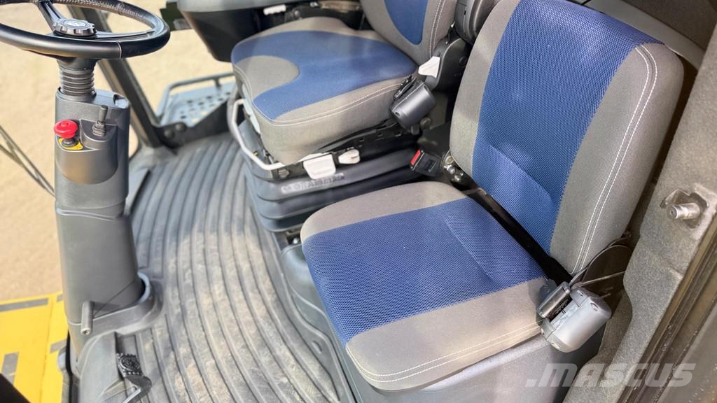 New Holland CX8.90 Varifeed 28 ft Derliaus nuėmimo kombainai