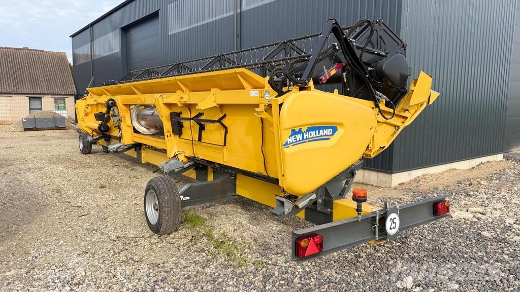 New Holland CX8.90 Varifeed 28 ft Derliaus nuėmimo kombainai