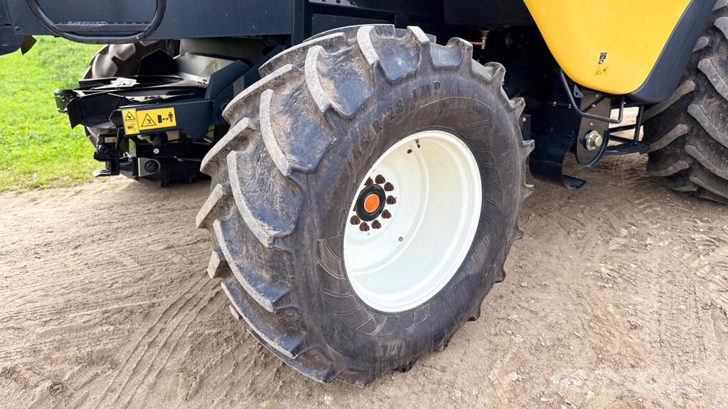 New Holland CX8.90 Varifeed 28 ft Derliaus nuėmimo kombainai