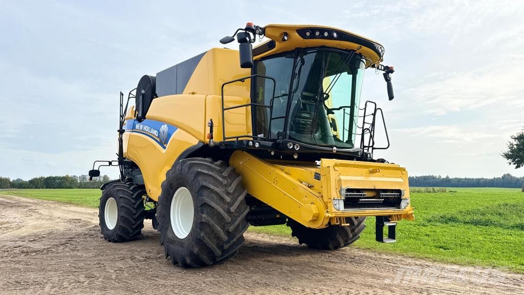 New Holland CX8.90 Varifeed 28 ft Derliaus nuėmimo kombainai